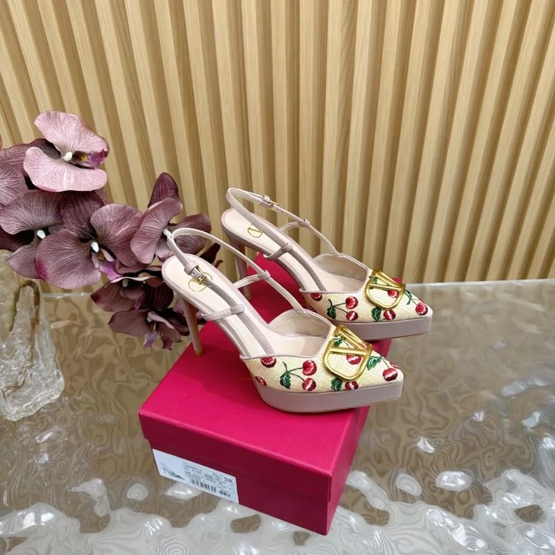 Valentino Sandals Effortless 36369