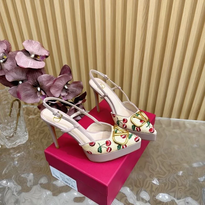 Valentino Sandals Effortless 36369
