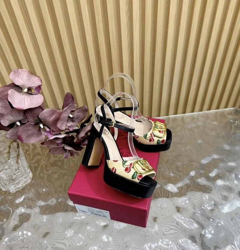 Valentino Sandals Modern 36381