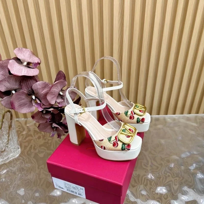 Valentino Sandals Effortless 36370