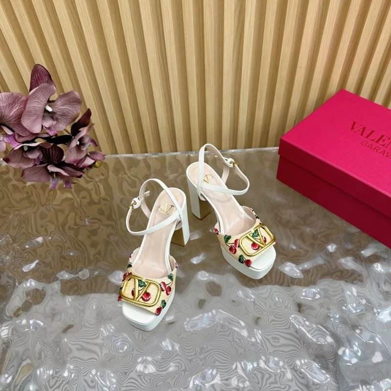 Valentino Sandals Effortless 36370