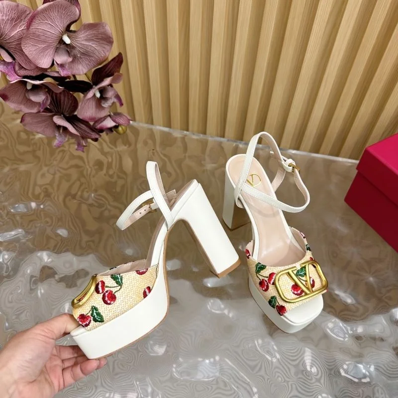 Valentino Sandals Effortless 36370