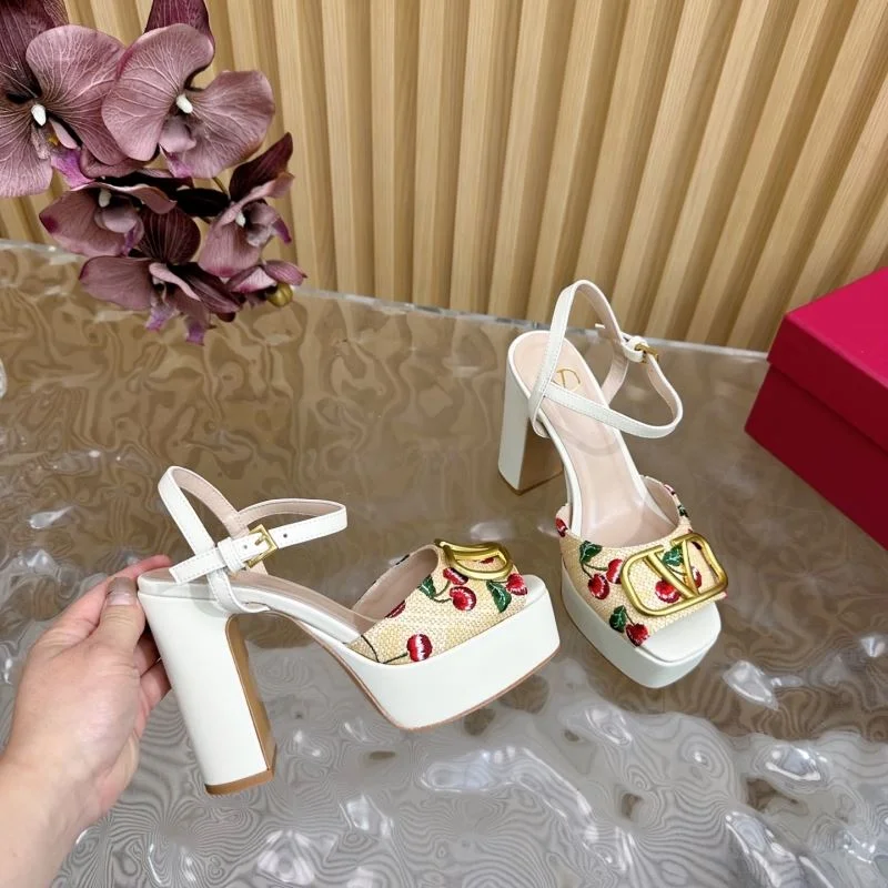 Valentino Sandals Effortless 36370