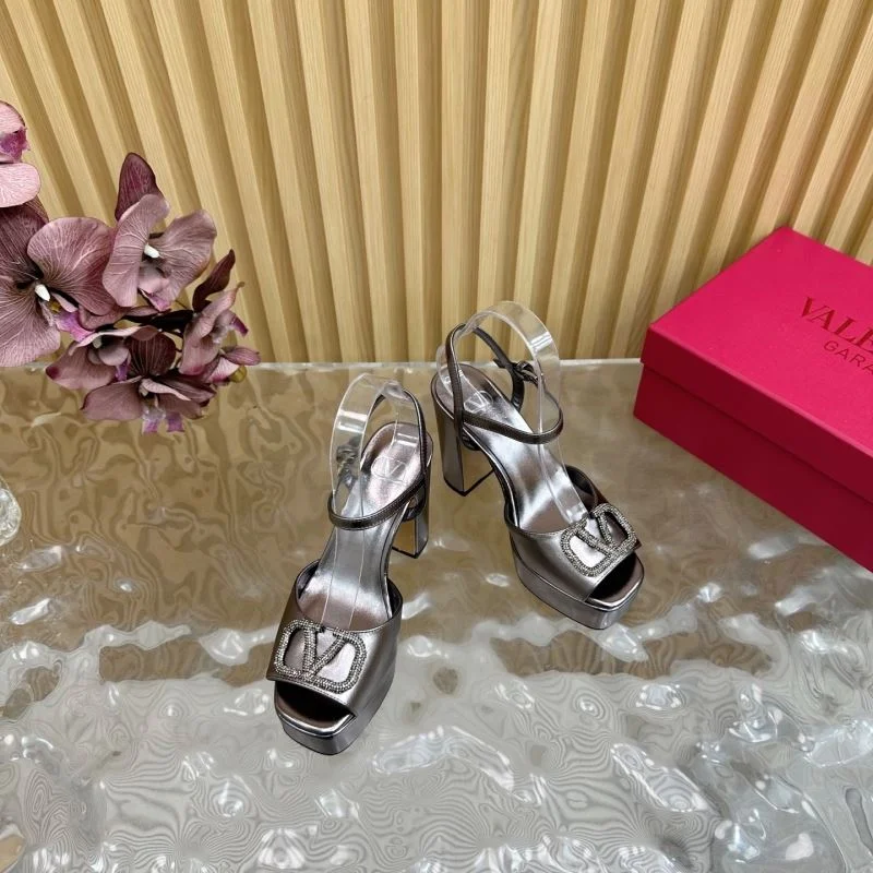 Valentino Sandals Durable 36379