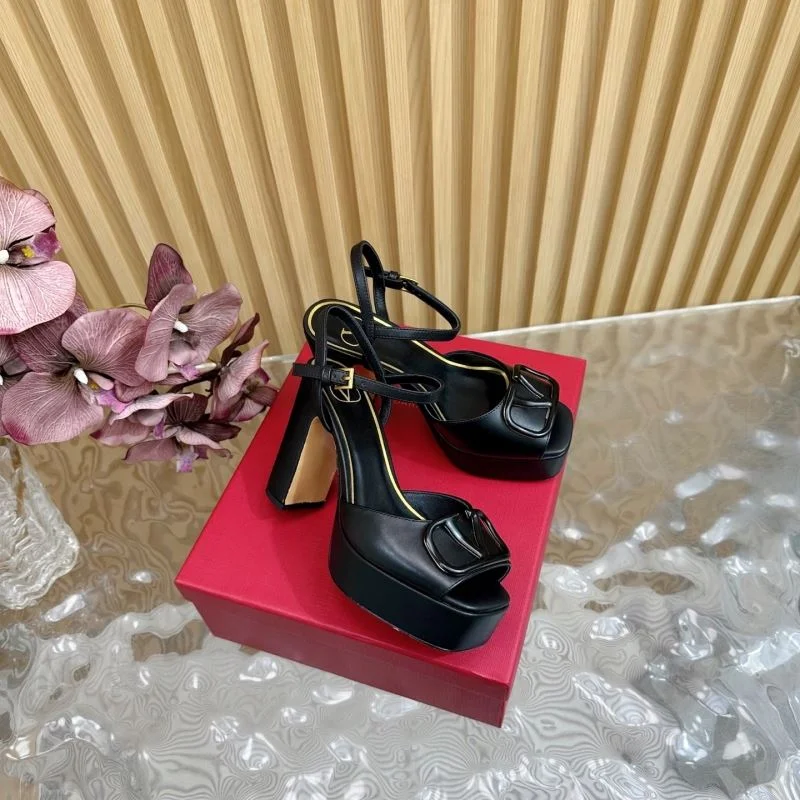 Snug Valentino Sandals 36355