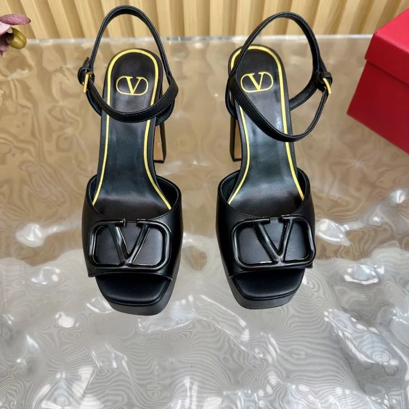 Snug Valentino Sandals 36355