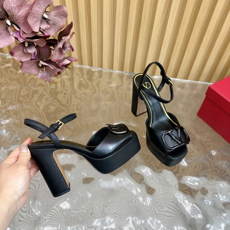 Snug Valentino Sandals 36355