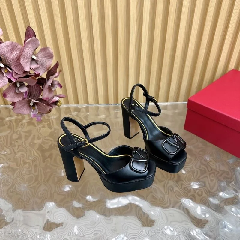 Snug Valentino Sandals 36355