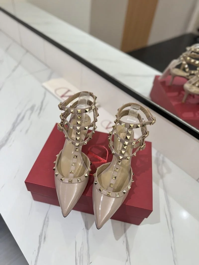 MoistureWicking Valentino Sandals 36347