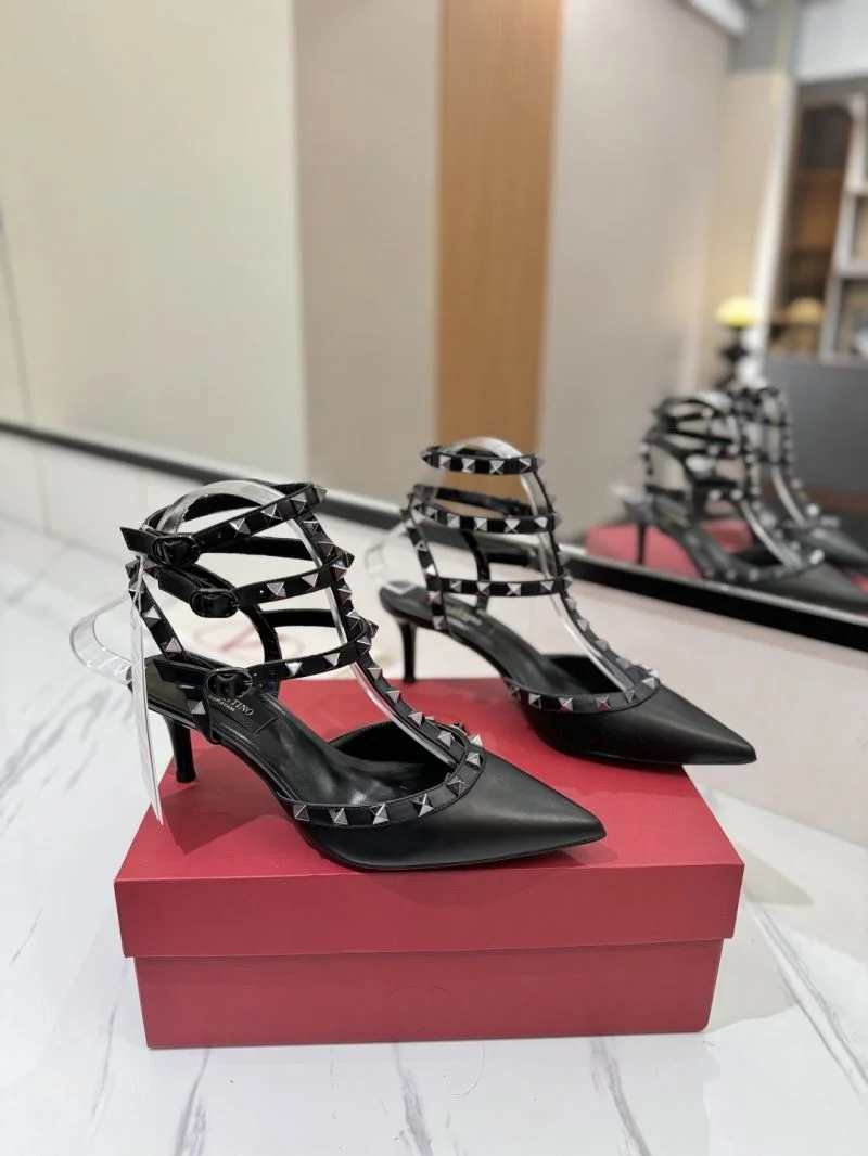 Valentino Sandals Elegant 36322
