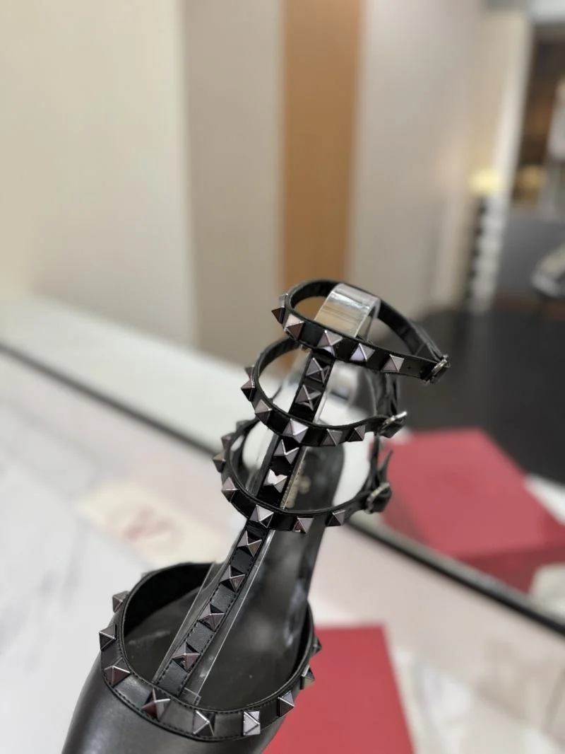 Valentino Sandals Elegant 36322