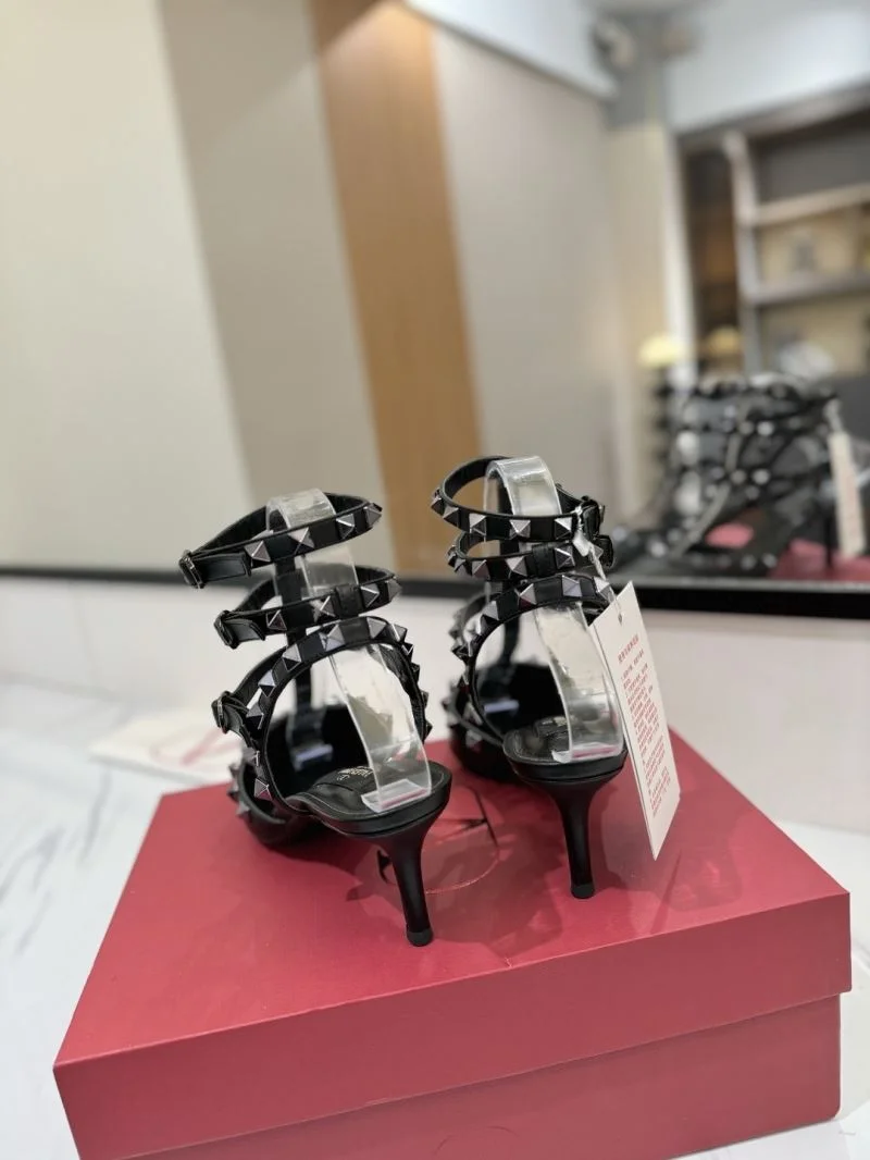 Valentino Sandals Elegant 36322