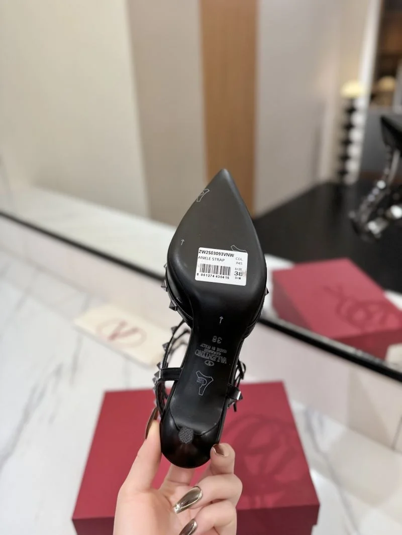 Valentino Sandals Elegant 36322