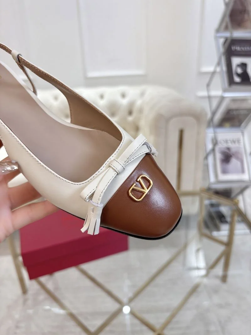 Trendy Valentino Sandals 36325