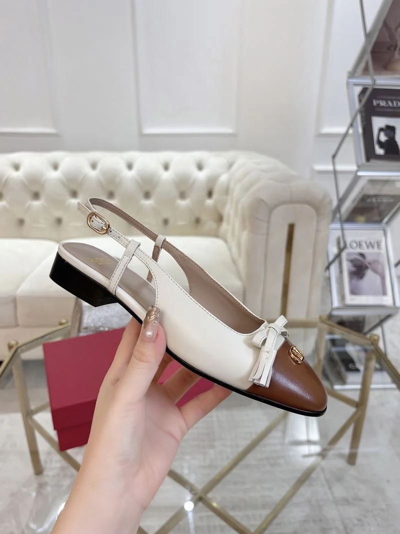 Trendy Valentino Sandals 36325