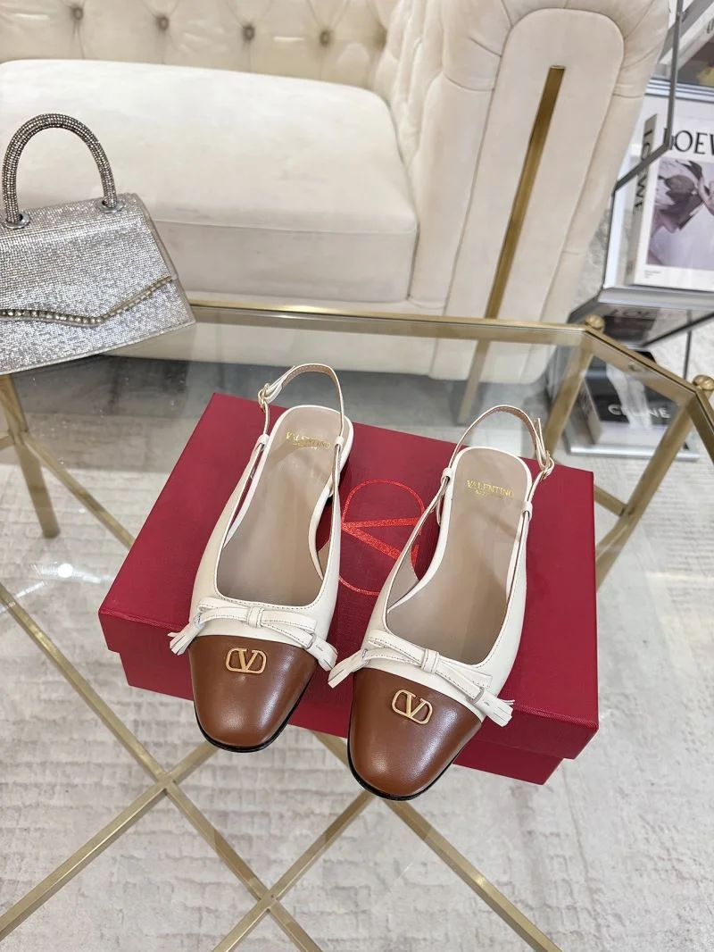 Trendy Valentino Sandals 36325