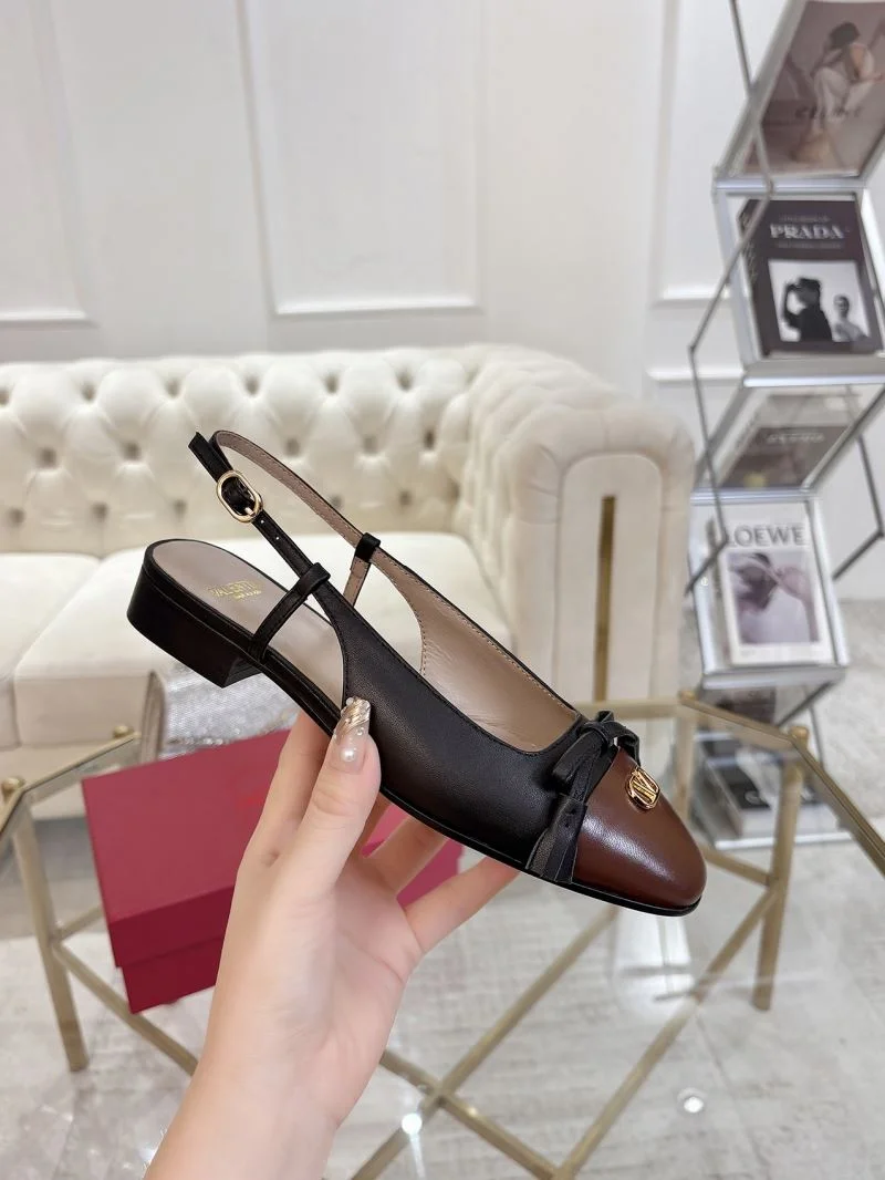 Valentino Sandals Contemporary 36327