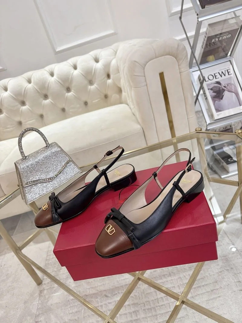 Valentino Sandals Contemporary 36327