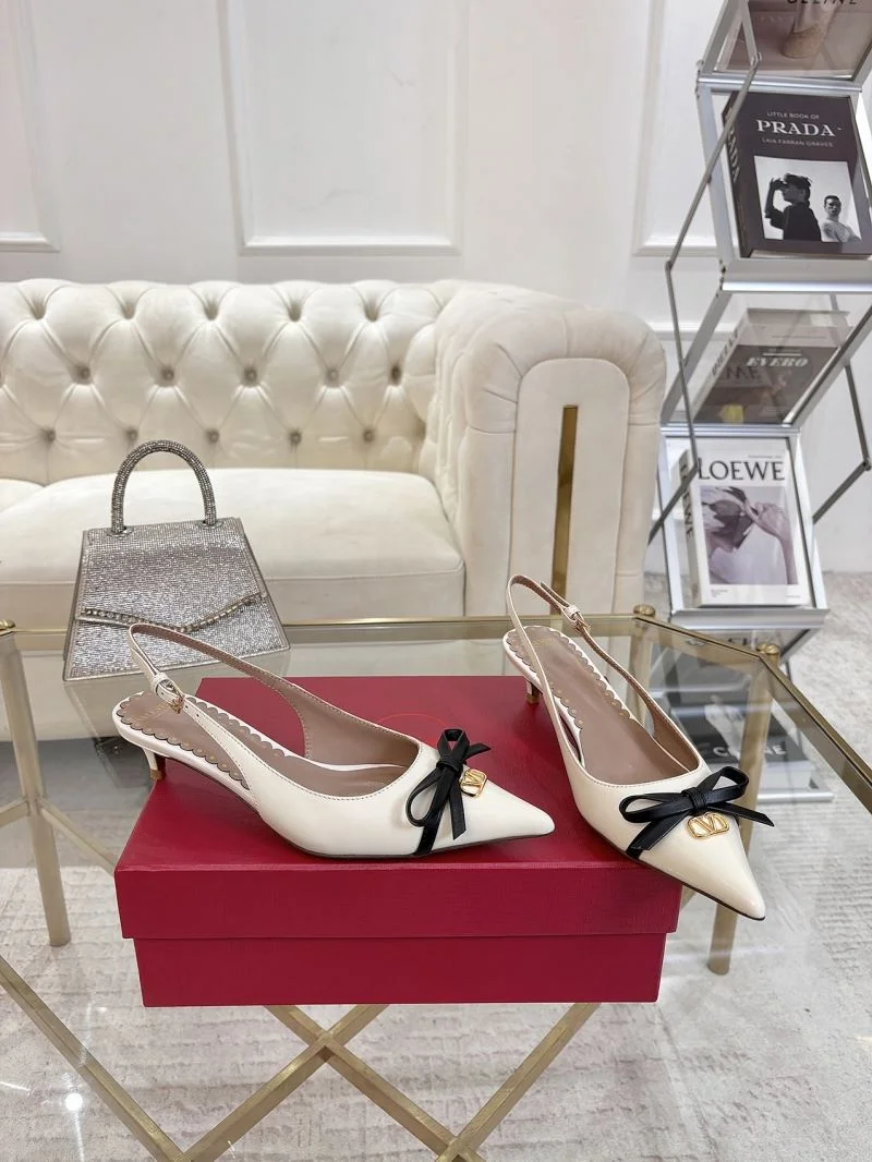 Unique Valentino Sandals 36306