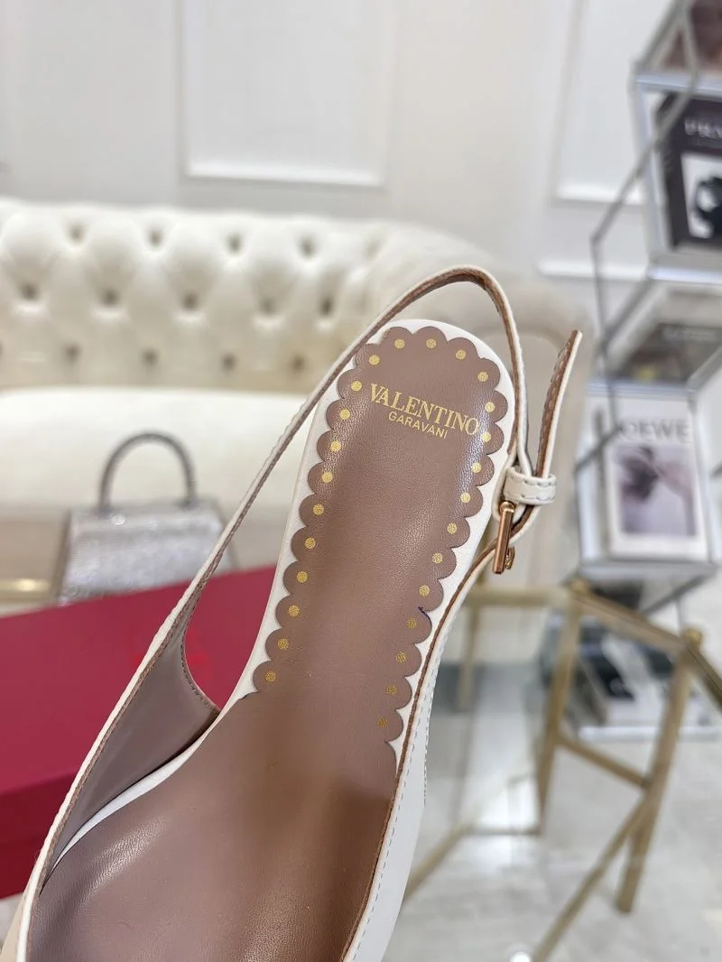 Unique Valentino Sandals 36306