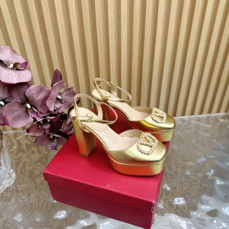 ComfortFit Valentino Sandals 36315