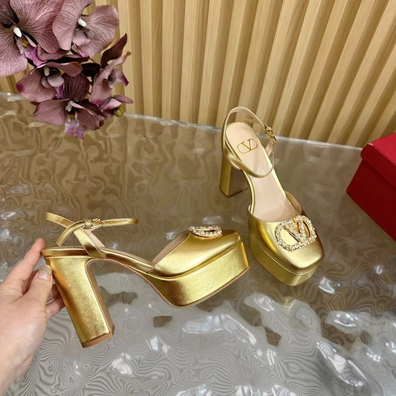 ComfortFit Valentino Sandals 36315