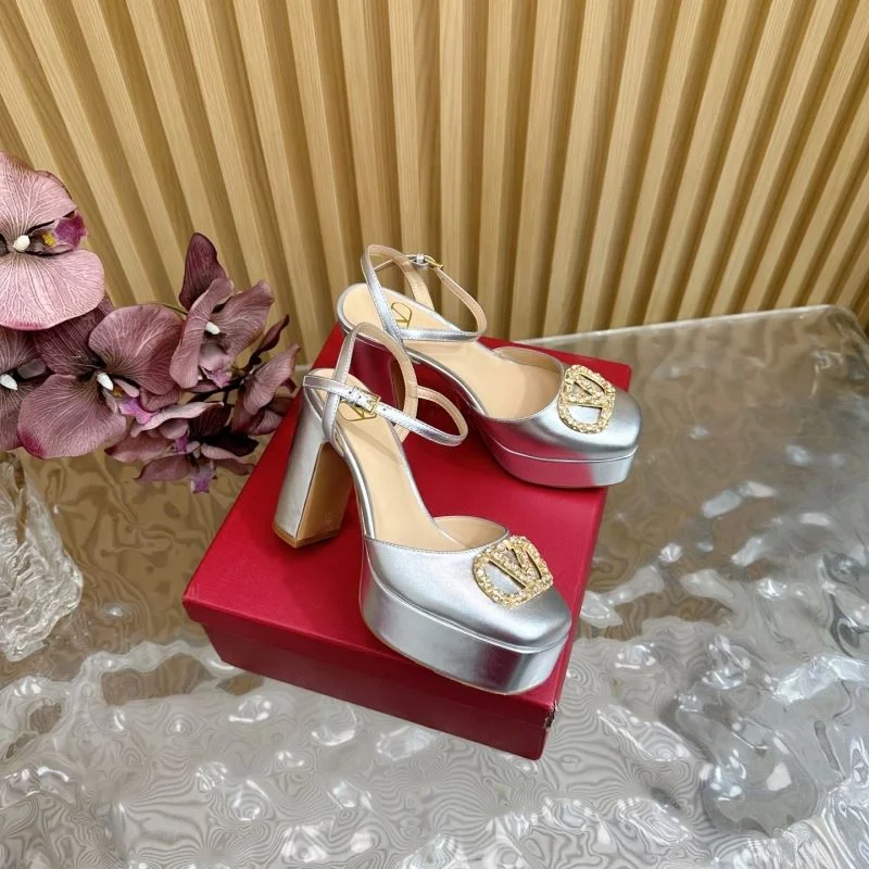 Valentino Sandals Sophisticated 36313