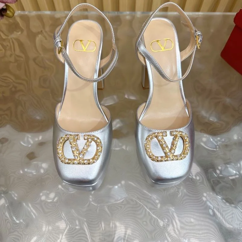 Valentino Sandals Sophisticated 36313