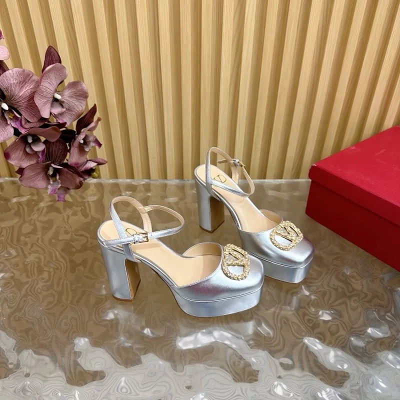 Valentino Sandals Sophisticated 36313