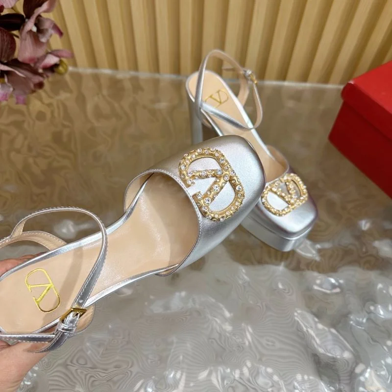 Valentino Sandals Sophisticated 36313