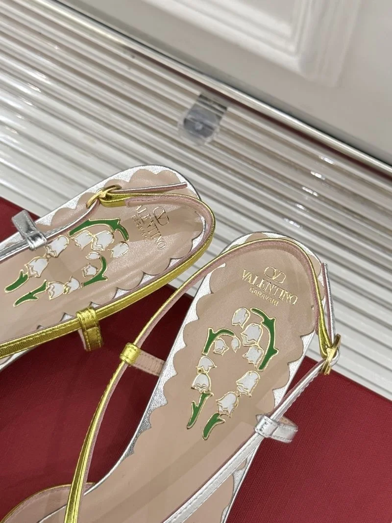 RelaxedFit Valentino Sandals 36312