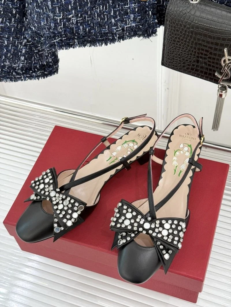 Valentino Sandals Versatile 36311