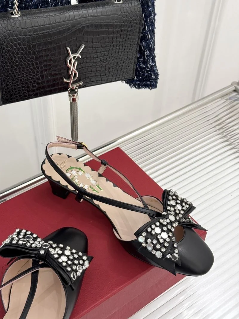 Valentino Sandals Versatile 36311