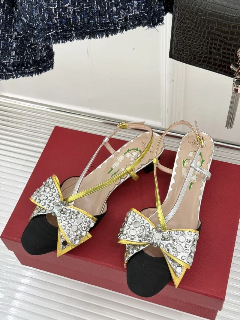 EyeCatching Valentino Sandals 36305