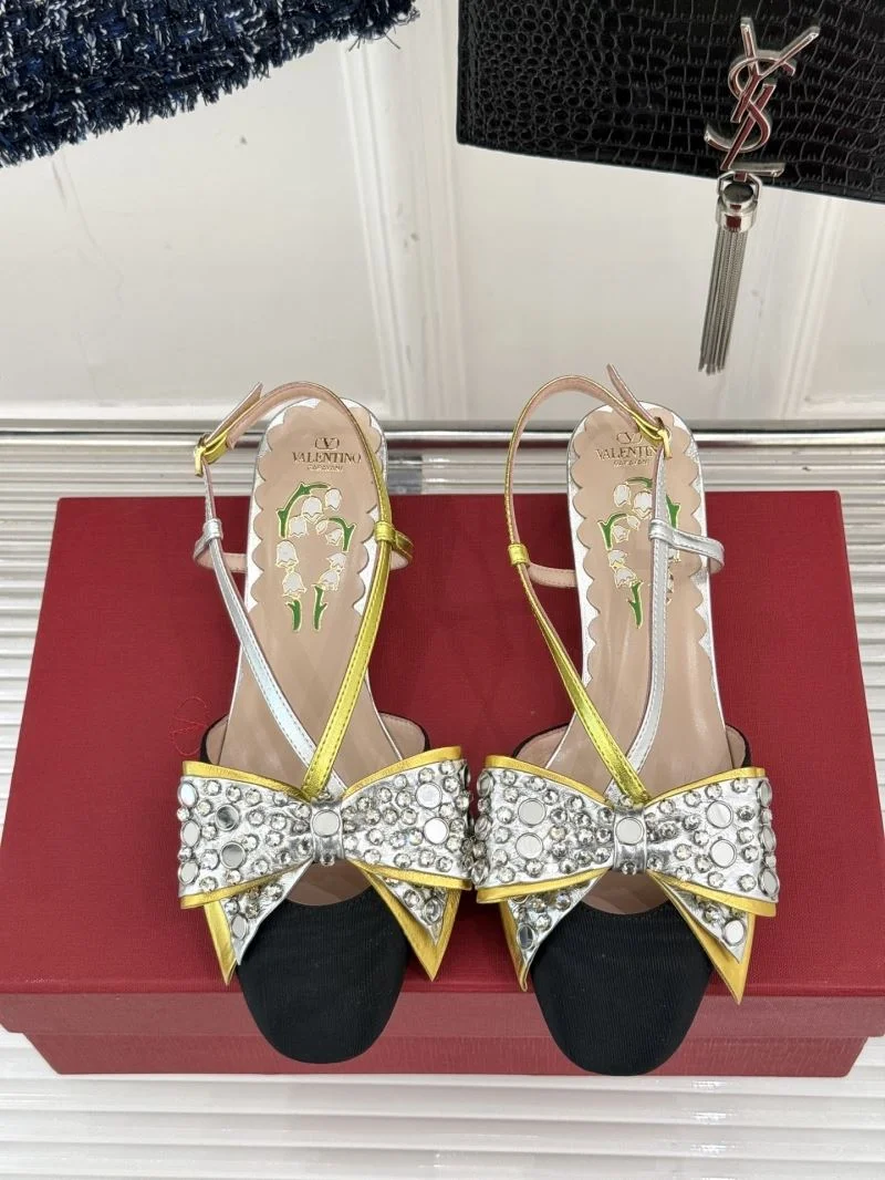 EyeCatching Valentino Sandals 36305