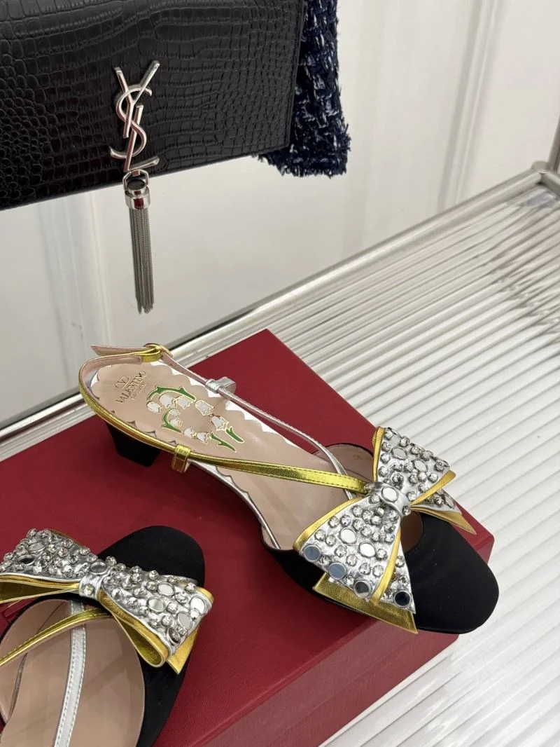 EyeCatching Valentino Sandals 36305