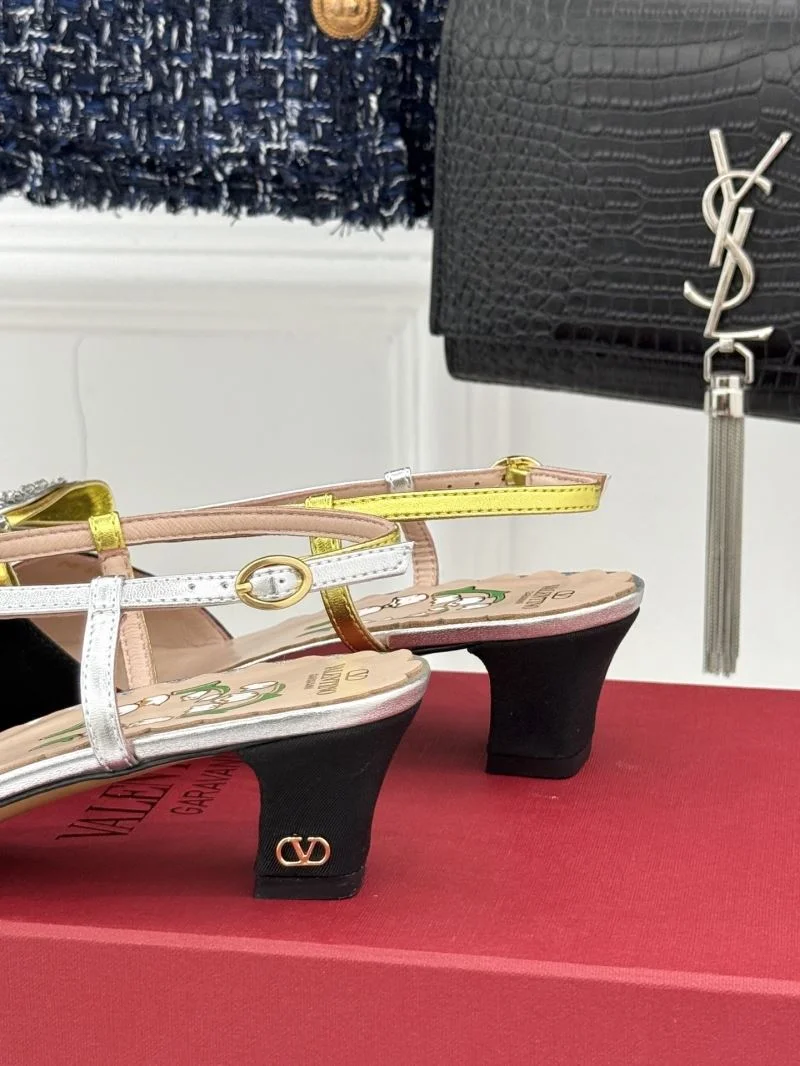 EyeCatching Valentino Sandals 36305