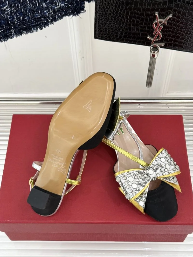 EyeCatching Valentino Sandals 36305
