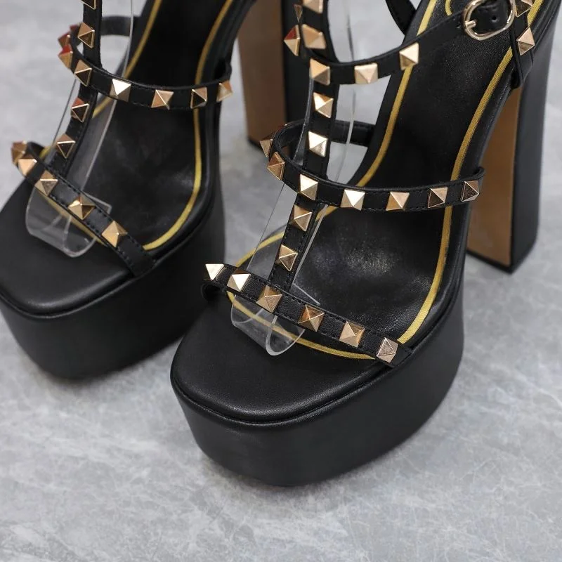 SportInspired Valentino Sandals 37068