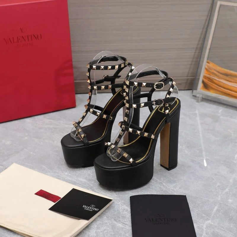SportInspired Valentino Sandals 37068