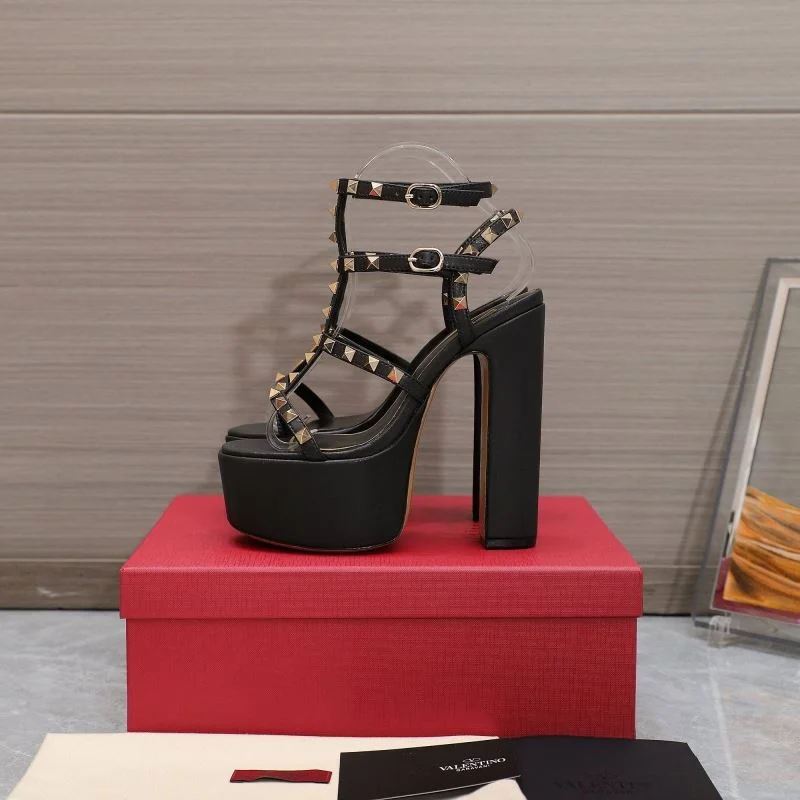 SportInspired Valentino Sandals 37068