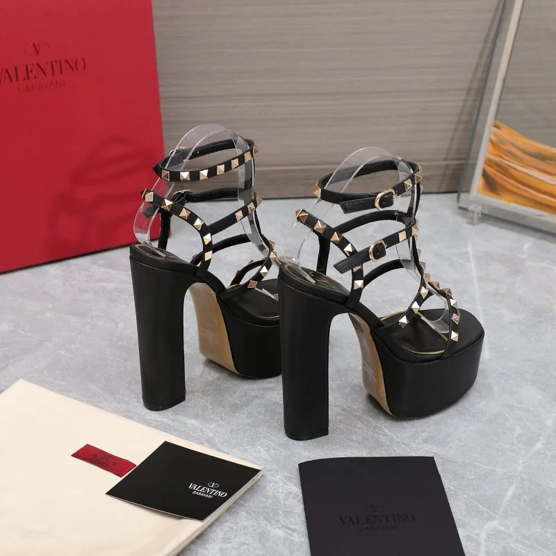 SportInspired Valentino Sandals 37068