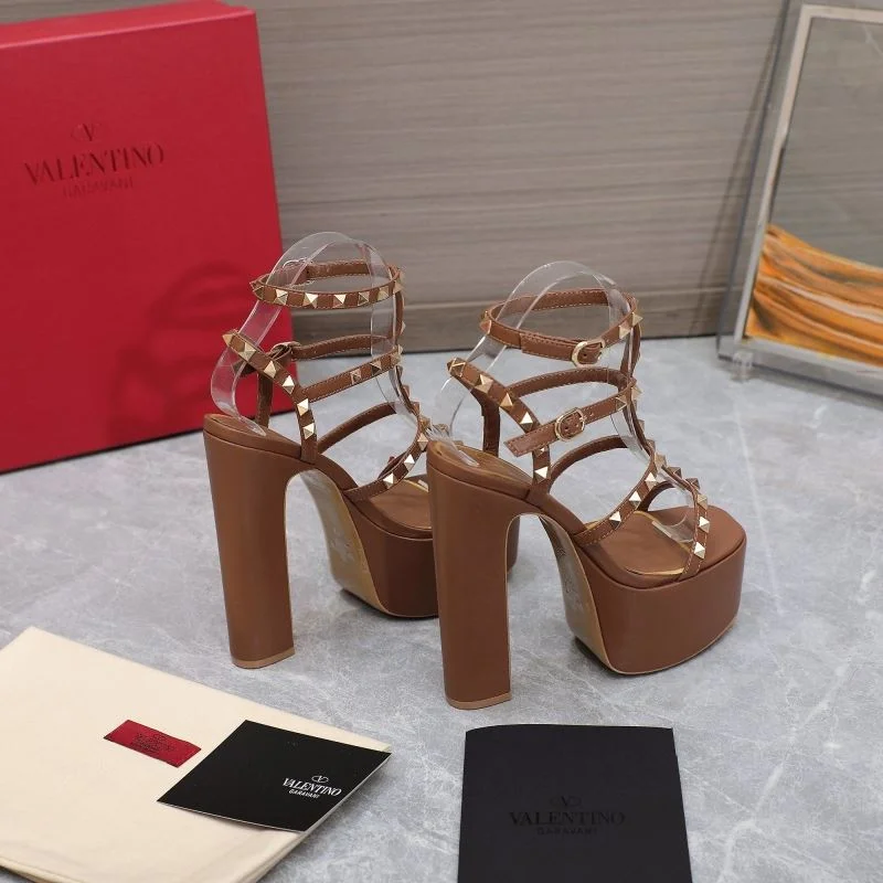 Vibrant Valentino Sandals 37081