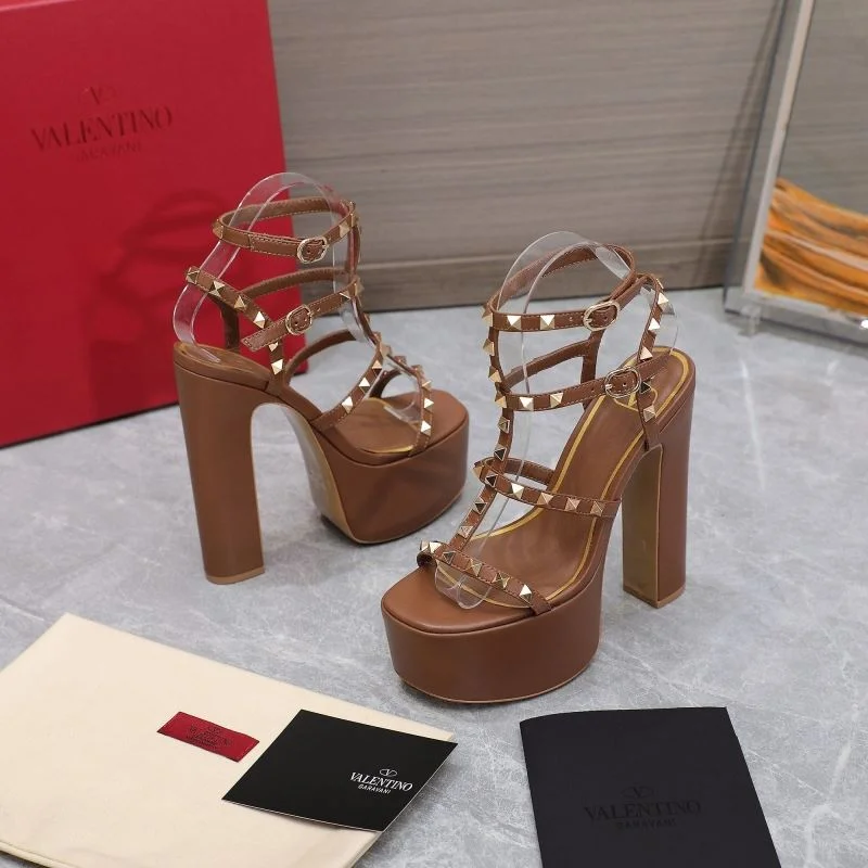 Vibrant Valentino Sandals 37081