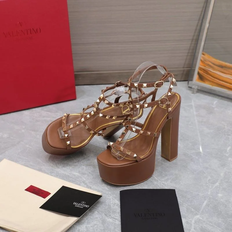 Vibrant Valentino Sandals 37081