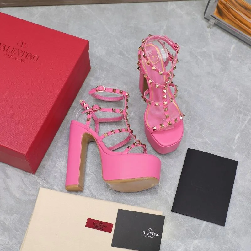 Unique Valentino Sandals 37067