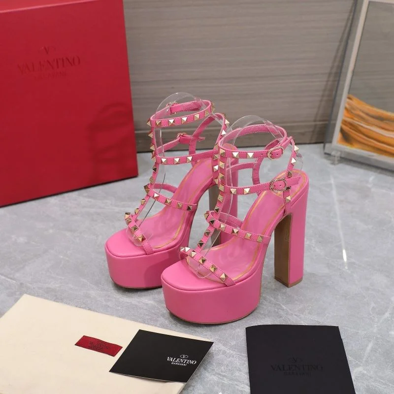 Unique Valentino Sandals 37067