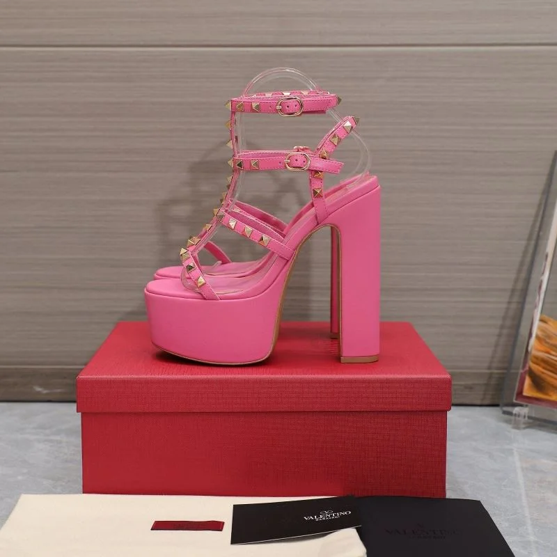 Unique Valentino Sandals 37067