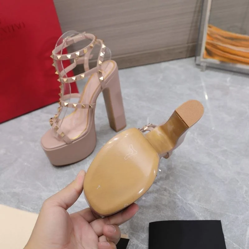 Supportive Valentino Sandals 37075