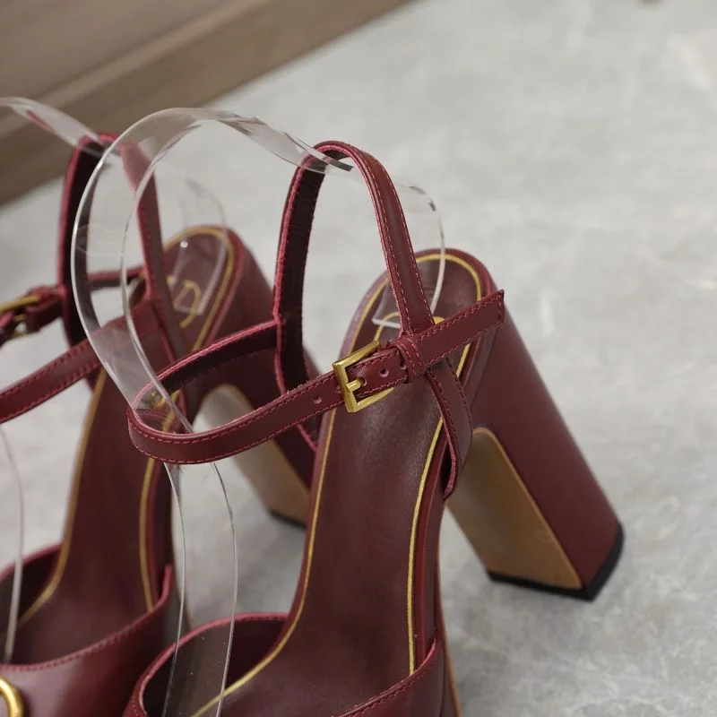 ModernLook Valentino Sandals 37064